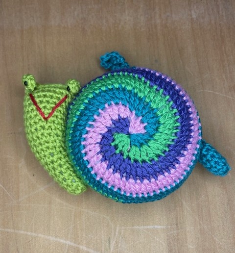 Crocheted SNAIL Tape 10127