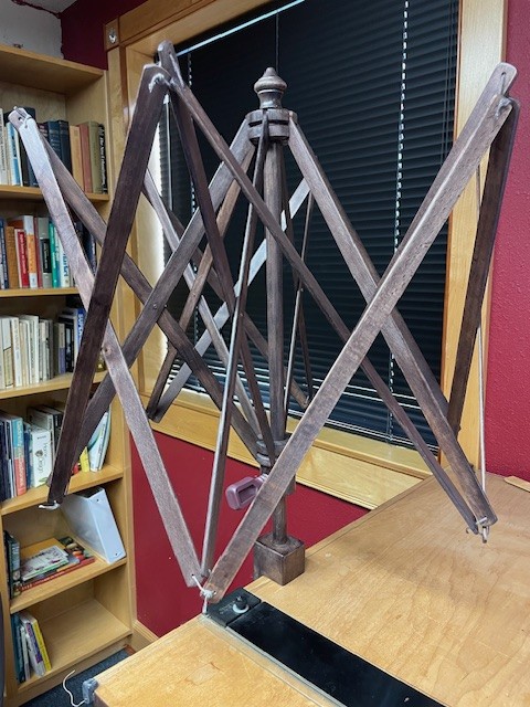 Friendly Products Swift - Large Stained